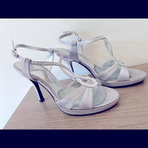 Formal Heels - Picture 2 of 4